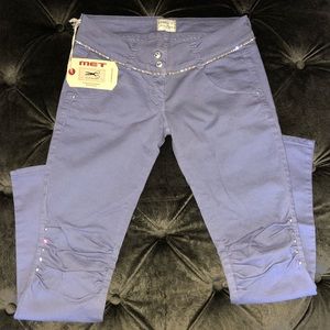 New beautiful Met jeans